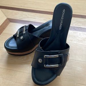 Donald Pliner Loyal Women’s Wedges - GREAT condition!!  Sz 7.5. Leather uppers